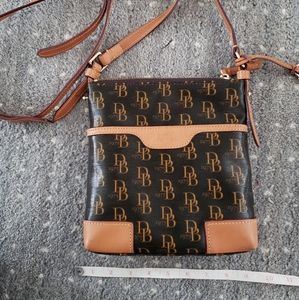 Vintage Dooney & Burke crossbody